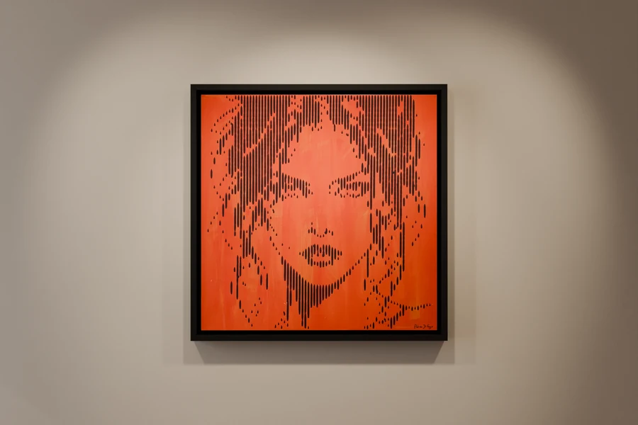 Charlotte in Orange — vue de face